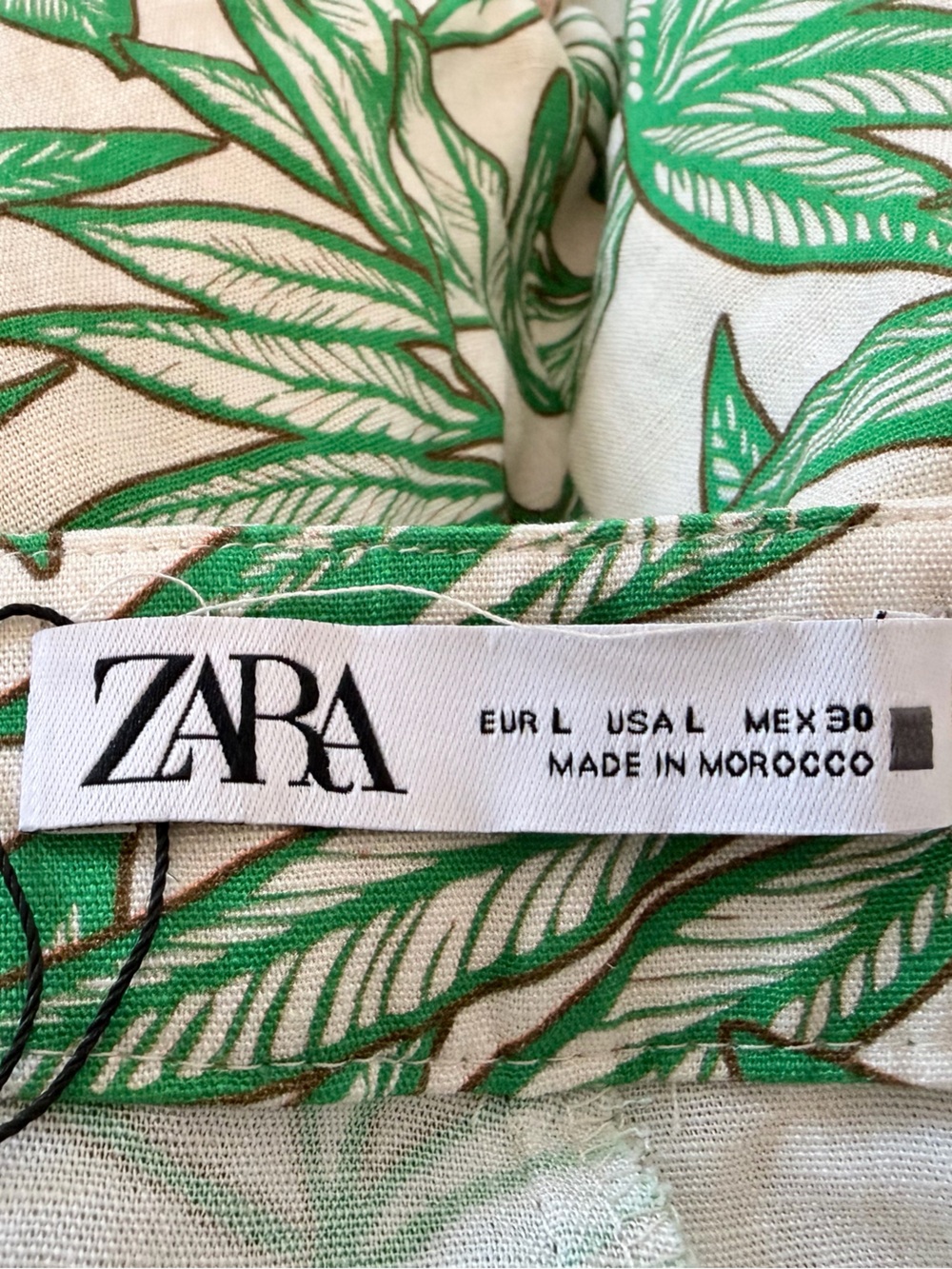 Zara Green Tropical Leaf Print Scallop Hem Shorts | Size L - Picture 5 of 5